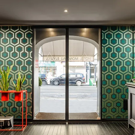 Hotel Monceau Elysées 3*