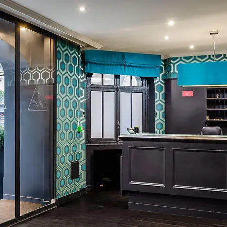 Hotel Monceau Elysées 3*
