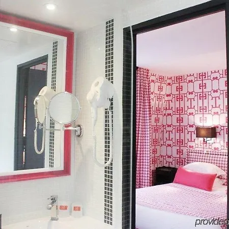 Hotel Monceau Elysées 3*